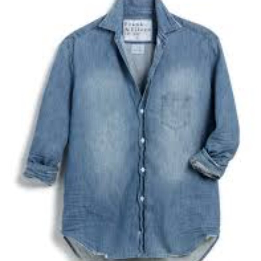 Frank and Eileen Women’s Blue Shirt Size Medium Slightly Used